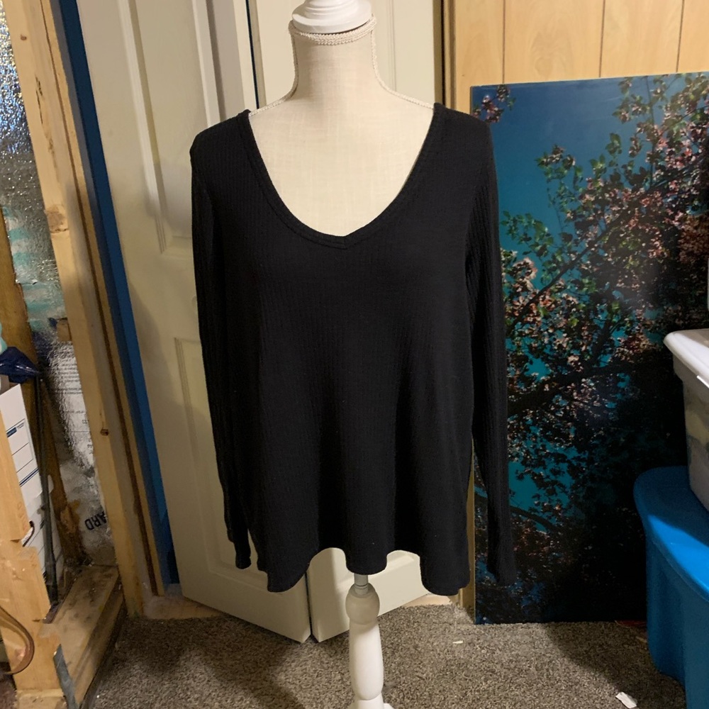American Eagle Vneck Top
